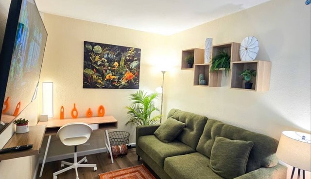 Cozy Modern Studio Apartment Attached to Main House