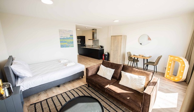 Cozy Modern Studio PRH