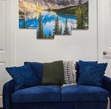 Cozy New 1 bed basement suite