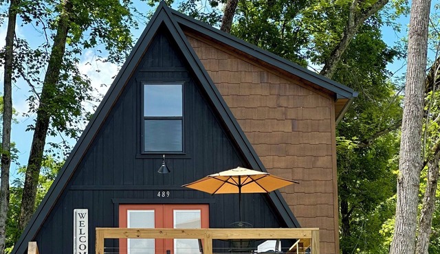 COZY new A-Frame Cabin near Mammoth Cave National Park with lake views!