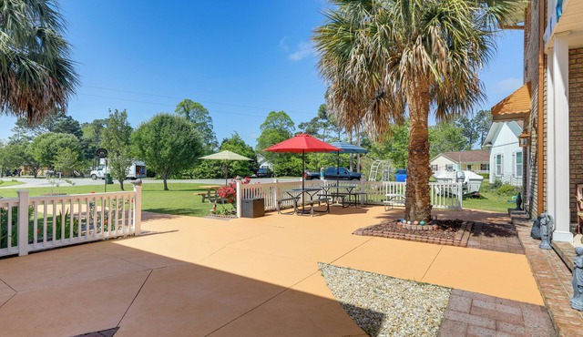 Cozy Newport Apartment w/Dock & Creek Access!