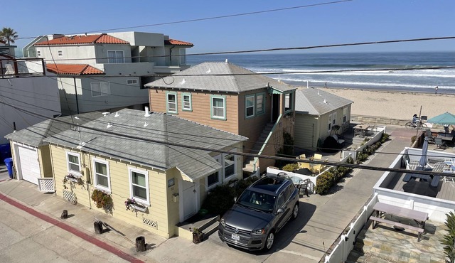 Cozy Ocean Front/View Beach Cottages- 4 cottages rented together- Sleeps 16-20