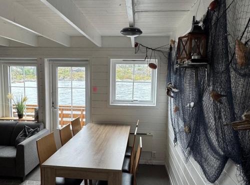 Cozy Oceanfront Escape