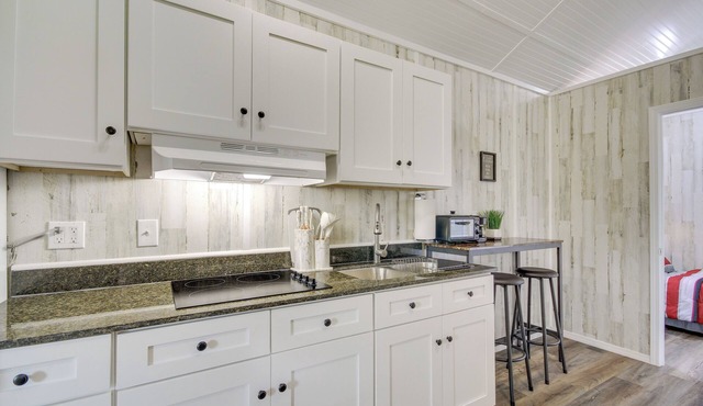 Cozy Picayune Tiny Home Rental ~ 4 Mi to Downtown!