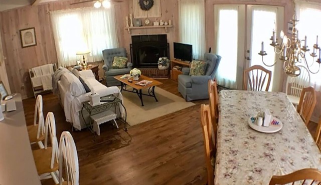 Cozy Pine Mountain Chalet Minutes Away from Callaway Gardens