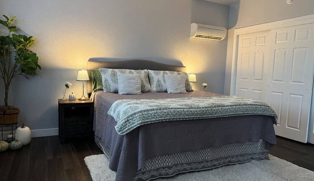 Cozy Private 1BR With Easy Access to the Sacramento Region, Pet Friendly