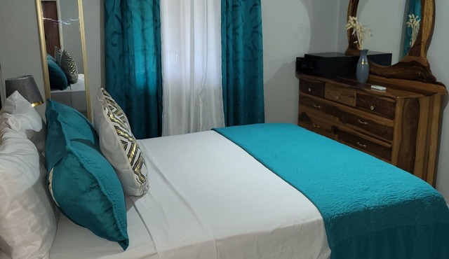 Cozy & private 2BR home with AC ,WIFI and Free parking