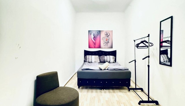 Cozy Private Room | Shared Flat Near FAC Platz