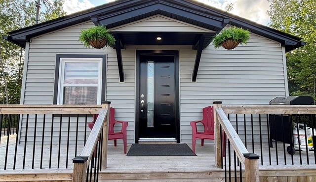 Cozy river view getaway along the Cocagne River.