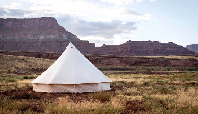 Cozy Romantic Glamping Tent on Secluded Ranch with Breathtaking Night Sky Views in Moab, Utah