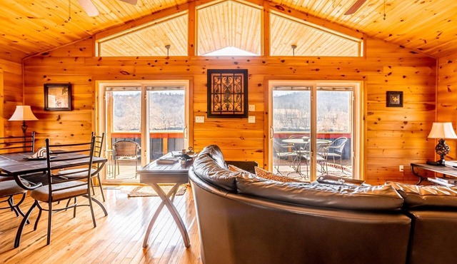 Cozy, Romantic Waterfront Home on New River 1BS2 - Midnight Oasis