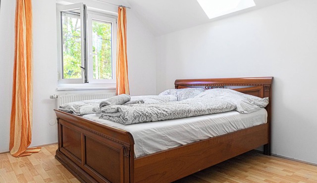Cozy Room With Shared Garden Access
