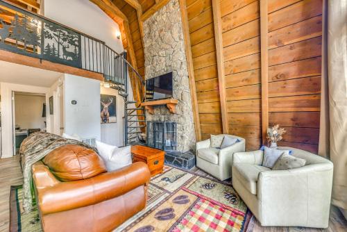 Cozy Ruidoso Cabin Rental w/Private Hot Tub!