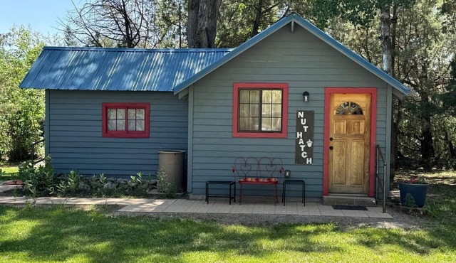 Cozy Rustic Cabin with Riverside Patio on the Pecos River – Pecos, New Mexico