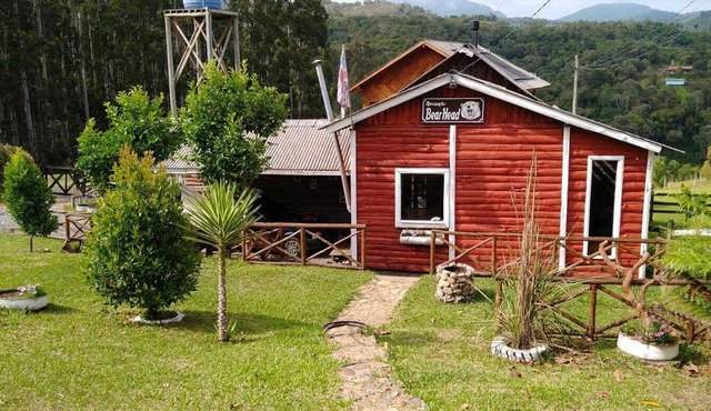 Cozy rustic cabin in Alfredo Wagner, SC, pets allowed.