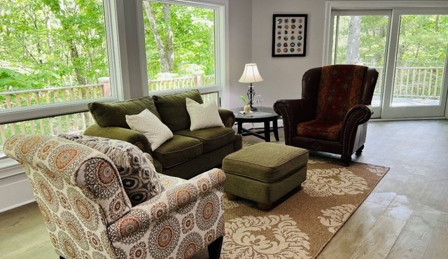Cozy & Secluded Estate on 7 acres, Boasting Fresh Renovations!