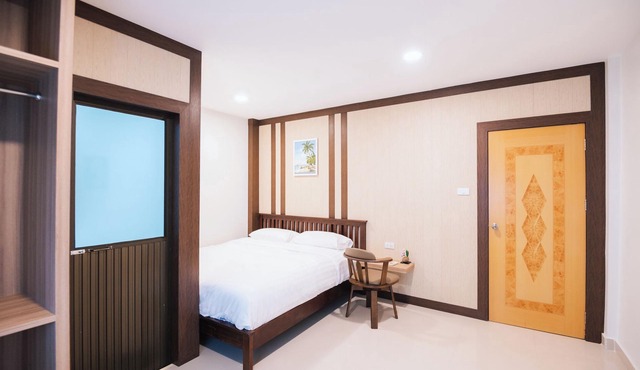 Cozy ,secure, close to town,night market & walking distance to central festival.