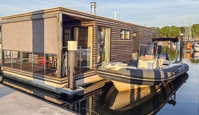 Cozy ship in Lelystad