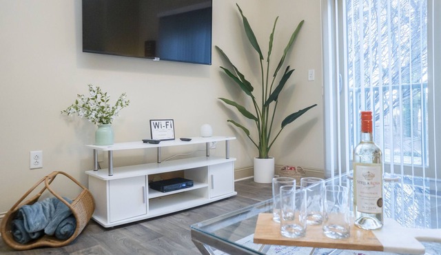 Cozy SouthPark Apartment