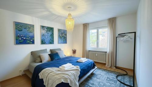 Cozy Spacious Apartment near Zurich City with Balcony & Free Parking