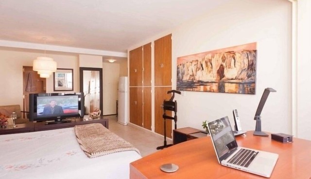 Cozy, Spacious Studio, Near Everything