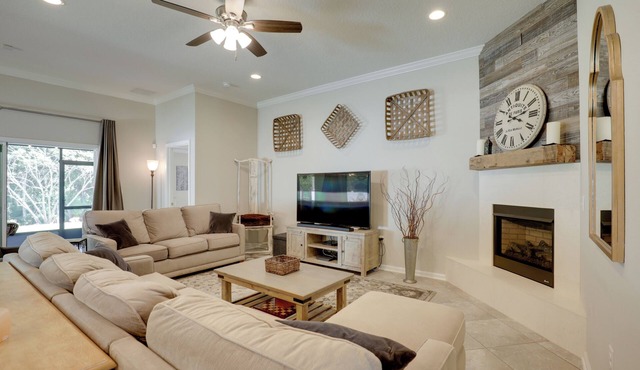 Cozy St Augustine Bungalow < 7 Mi to Beaches!
