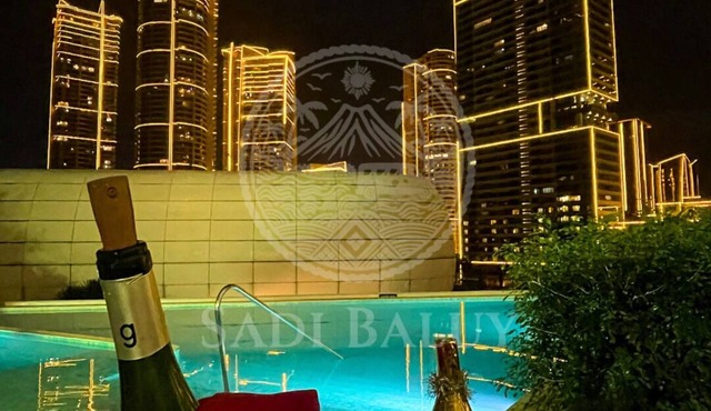 Cozy Stay 3 min to Rockwell with City View, Pool, Parking