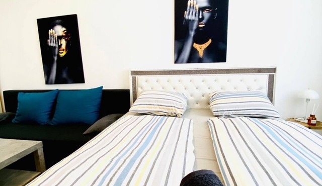 Cozy Stay in Shared Apt Short Walk to Westbahnhof