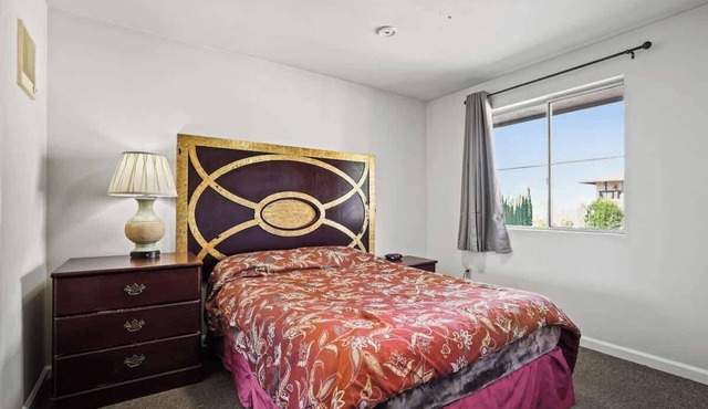 (Cozy studio, 1BED, 1BA, w/kitchen)