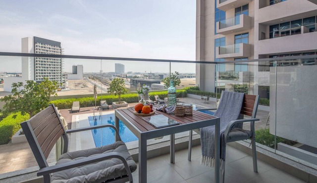 Cozy Studio Apt in Azizi Aura near the Metro!