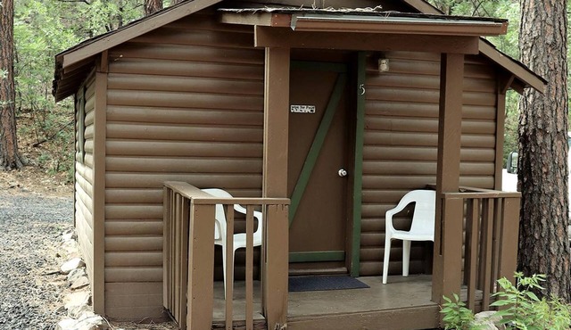 Cozy Studio Cabin in the Heart of Christopher Creek, Perfect for an Arizona Getaway in Nature