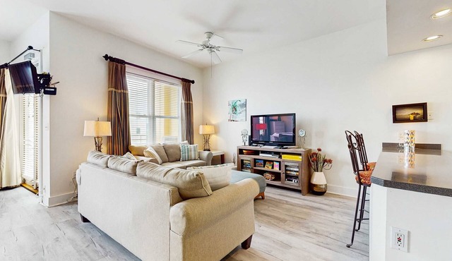 Cozy studio close to the beach with shared pool & tennis courts - shopping nearby