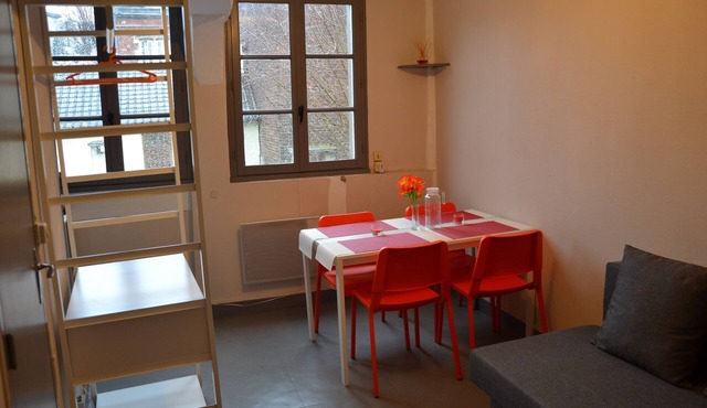 Cozy studio, downtown, 5min walk SNCF station