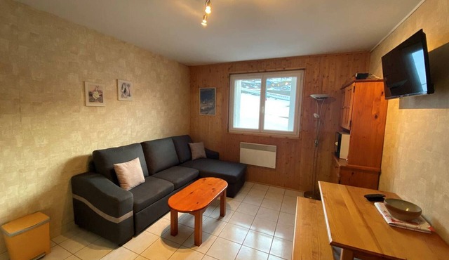 Cozy Studio for 4 in Arette, Near Ski Slopes with Free Parking