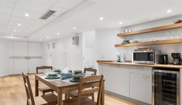 Cozy Studio for whole Family | North Vancouver