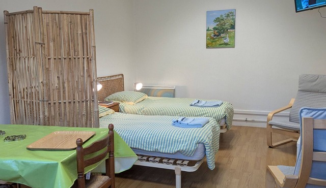 Cozy studio near Orléans with parking and animals on site