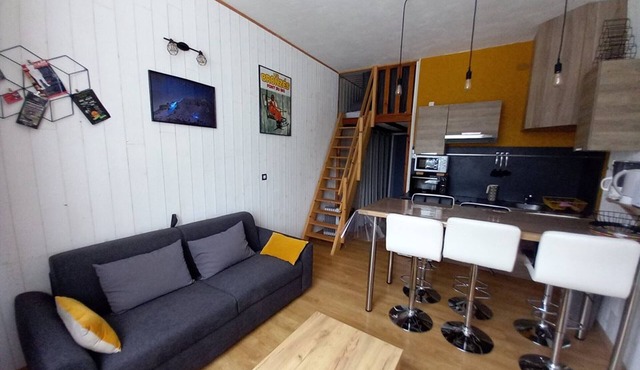 Cozy Studio, Ideal for 4, Renovated, Ski-in/Ski-out, WiFi, Pet-Friendly, Non-Smoking