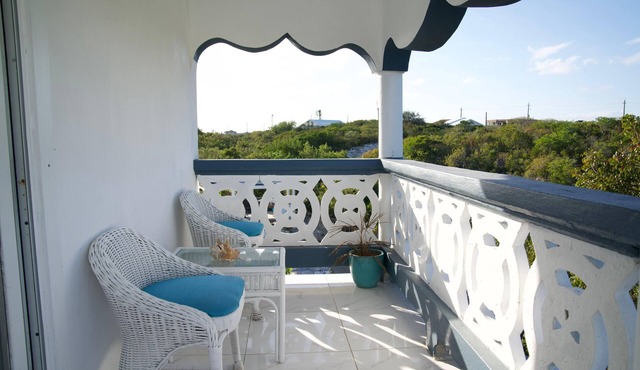 Cozy Studio in Delightful Providenciales with WiFi, AC