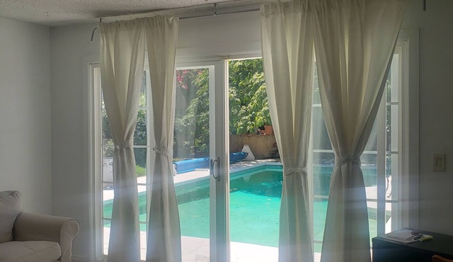 Cozy studio in fabulous Los Angeles with AC, WiFi