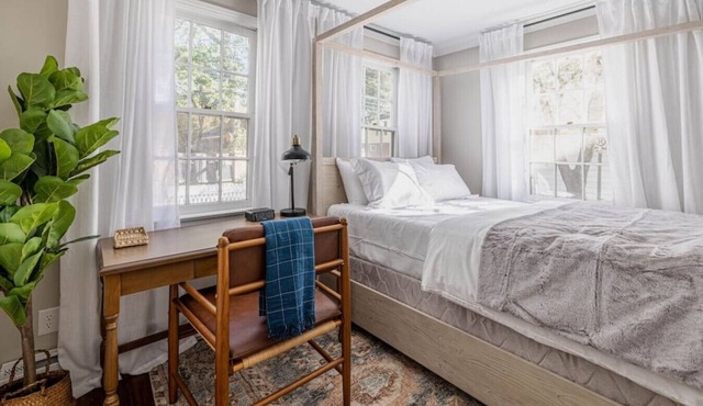 Cozy Studio - Just off Broad St - Downtown!