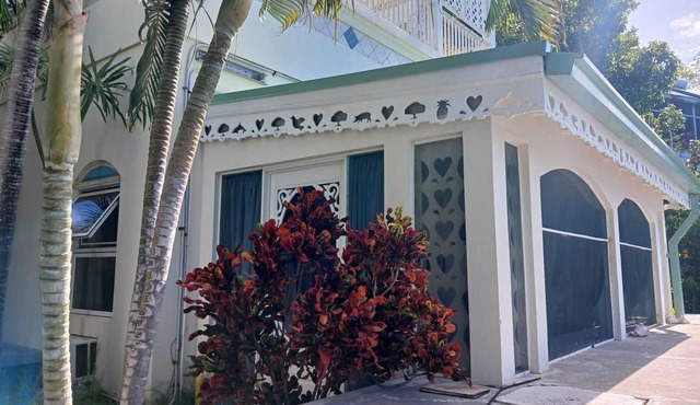 Cozy Studio mini-suite at Eden Villa, close to Oualie Beach, courtesy jeep