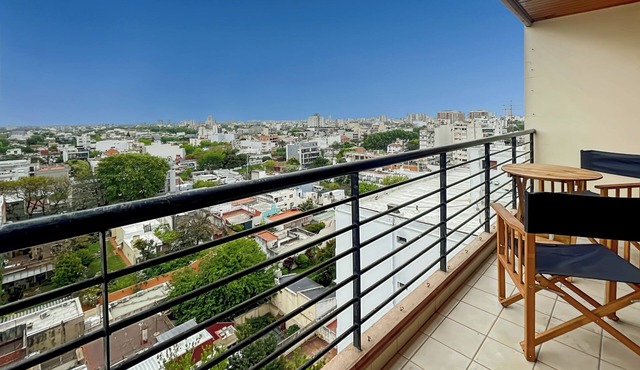 Cozy Studio on a High Floor with Panoramic Views in Villa Urquiza