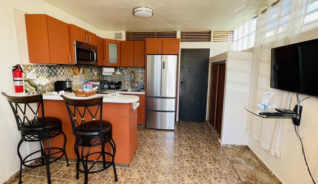 Cozy Studio Retreat with Private Parking and Laundry. Pet Friendly