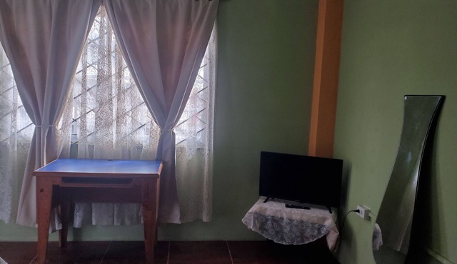 Cozy studio, St Augustine, WiFi/AC one minute away from grocery, bank,laundromat