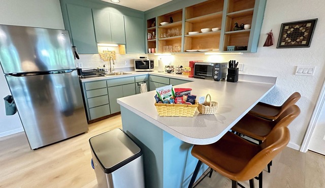 Cozy studio that sleeps 4 in Kenmore with a/c, WiFi and farm fresh eggs!