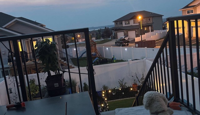 Cozy studio, walking trails, beach, lake view