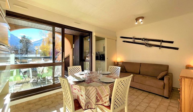 Cozy Studio with Balcony, 250m from Prorel Cable Car in Briançon