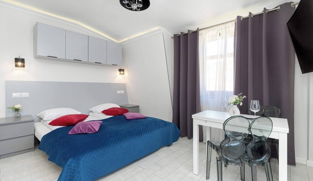 Cozy Studio with Balcony | Close to the Beach and Parking