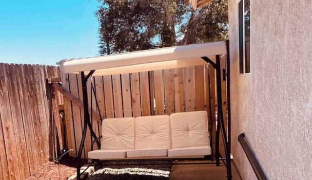 Cozy studio with private Yard