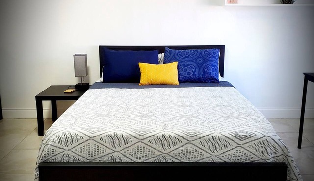 Cozy suite with private entrance and parking!